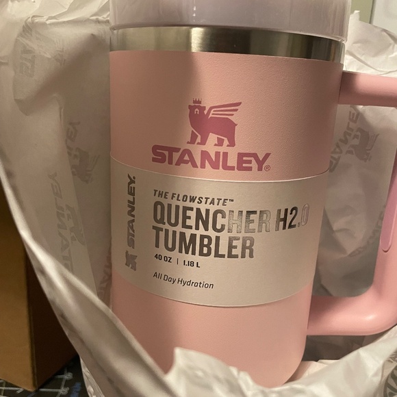 Stanley Cup Pink Quencher H2.0 flowstate 40oz Tumbler New in Box - Picture 2 of 7